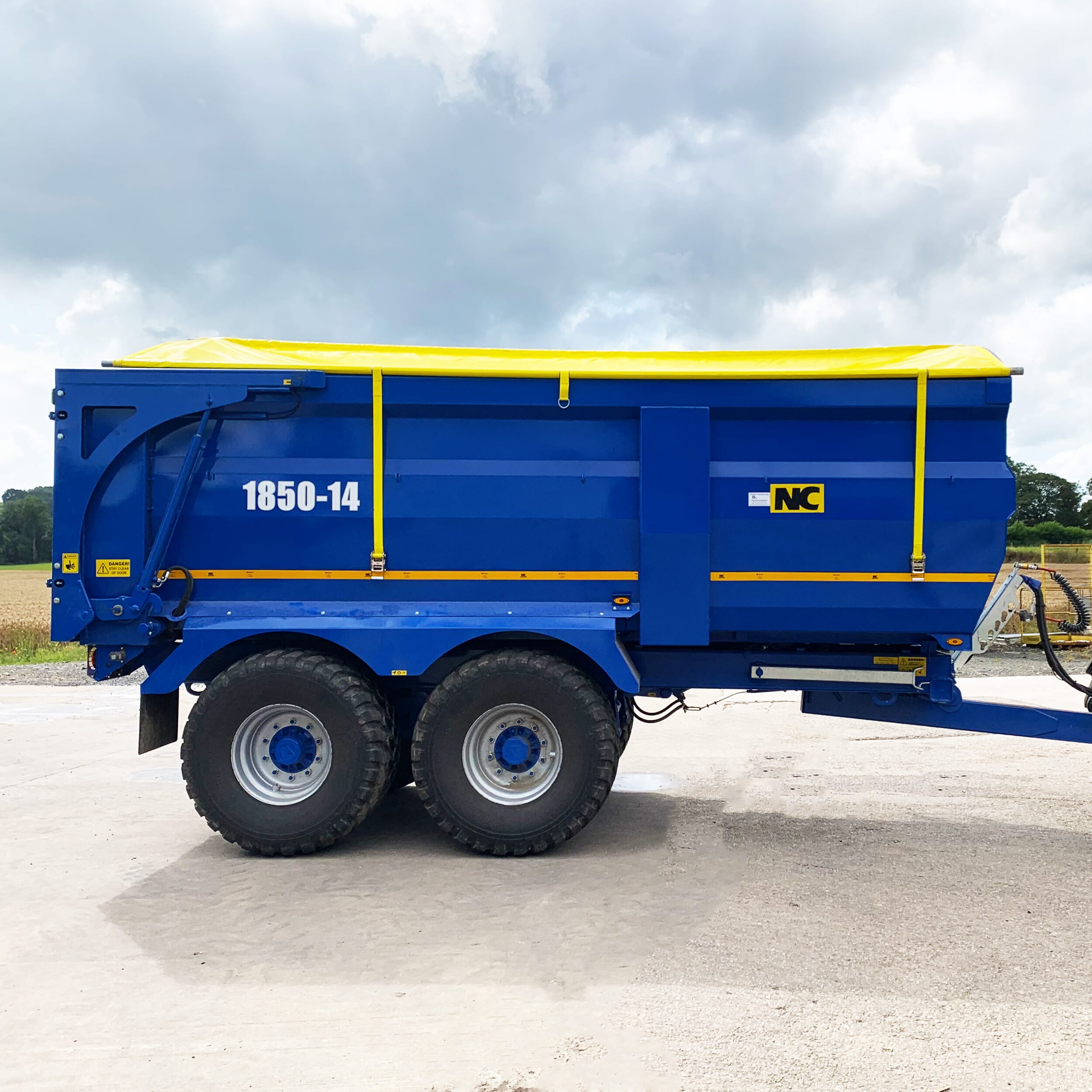 Roller-over-sheet-for-trailer-3