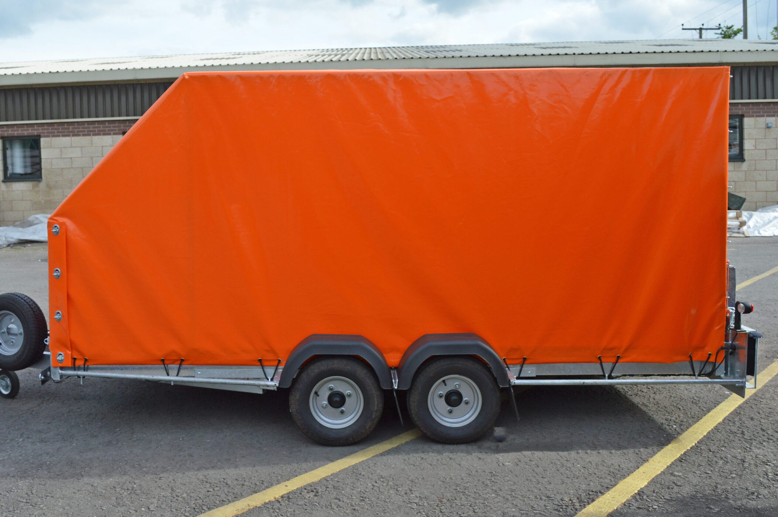 custom-trailer-cover-scaled