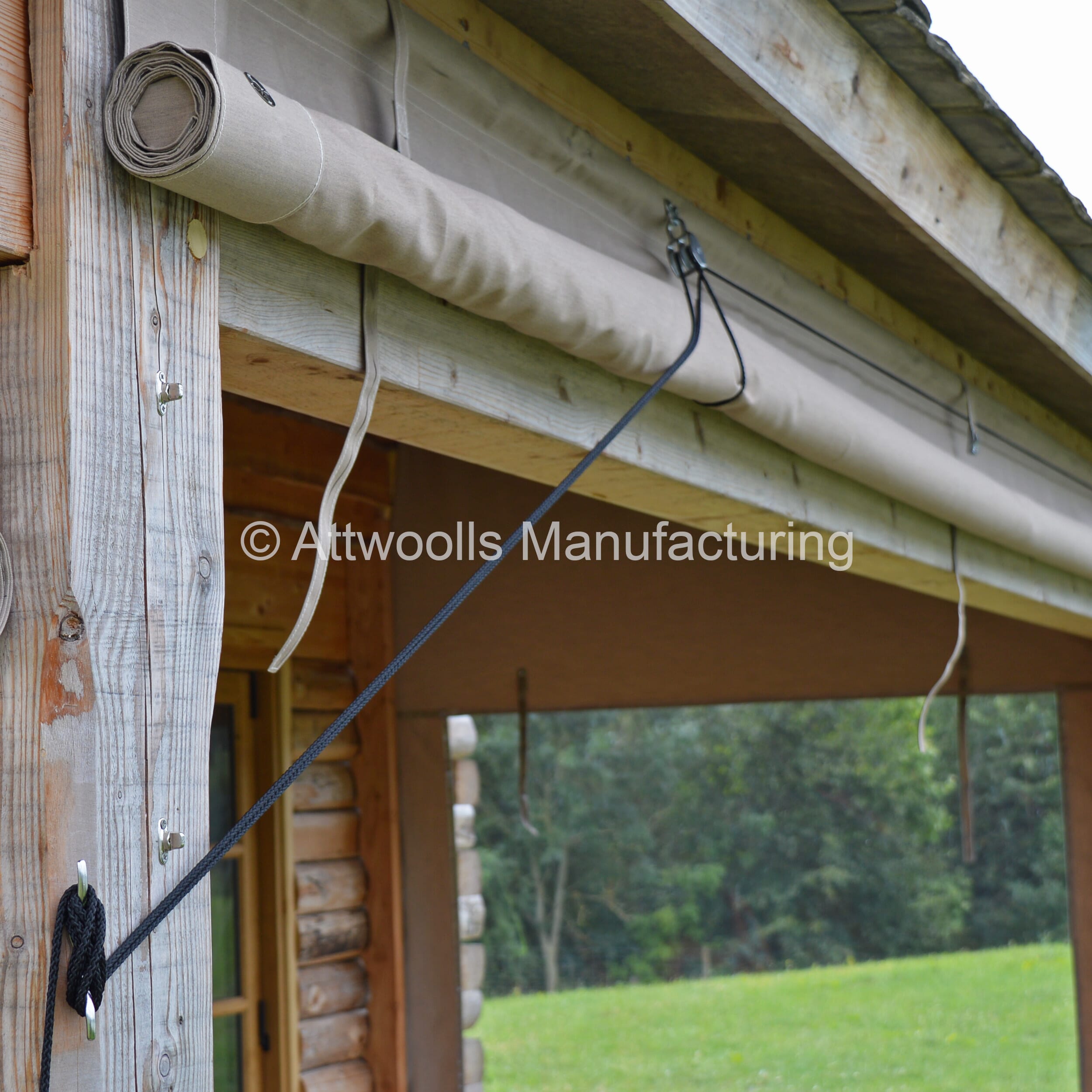 Outdoor-Roll-Up-Blind-16