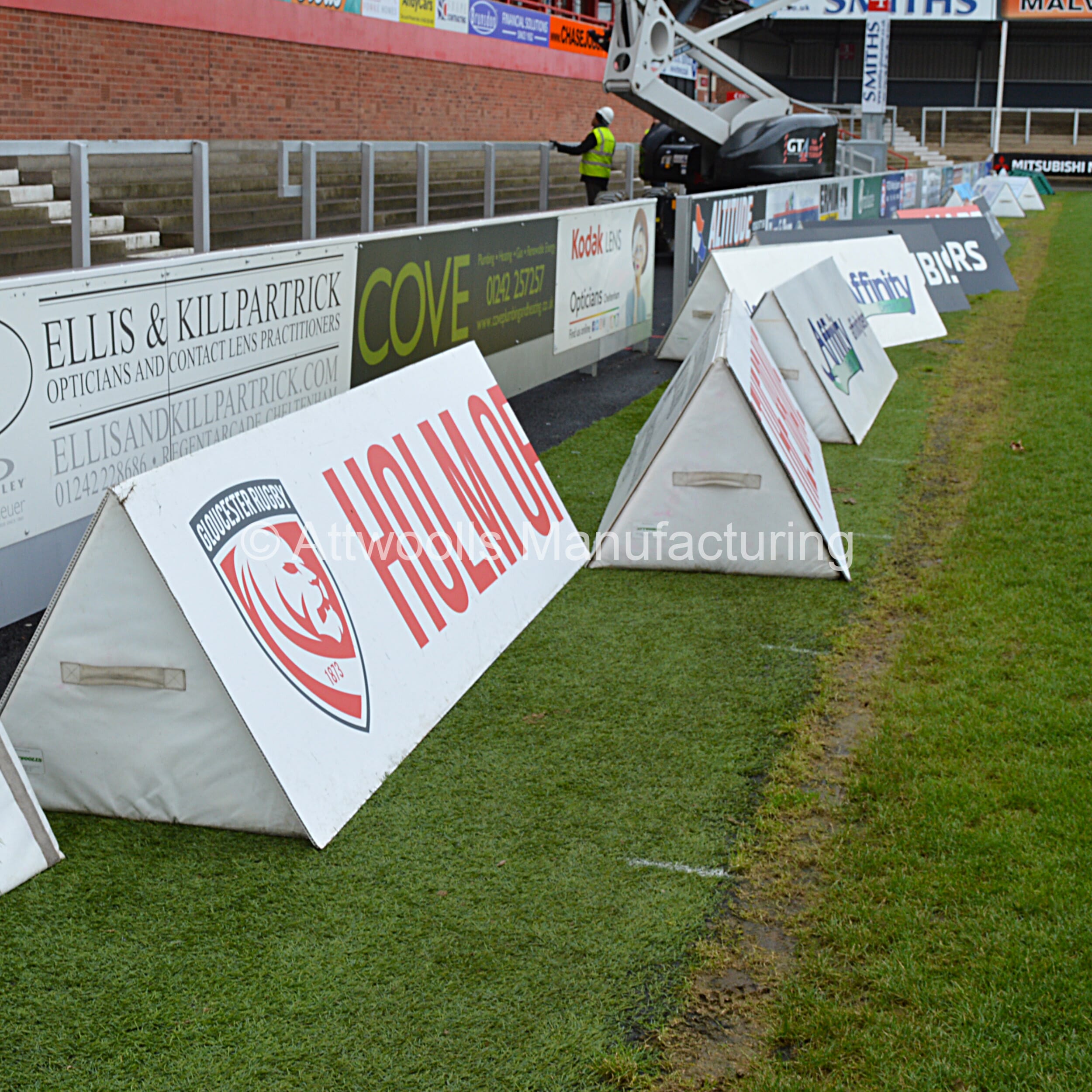 Pitch-Advertising-Wedges-33