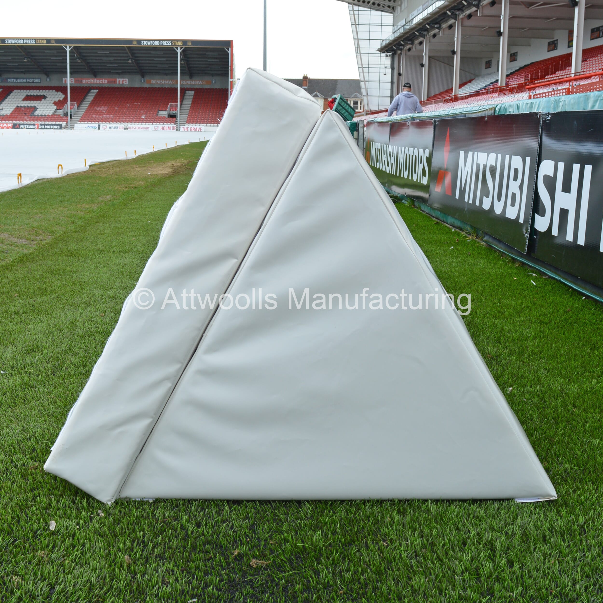 Pitch-Advertising-Wedges-44